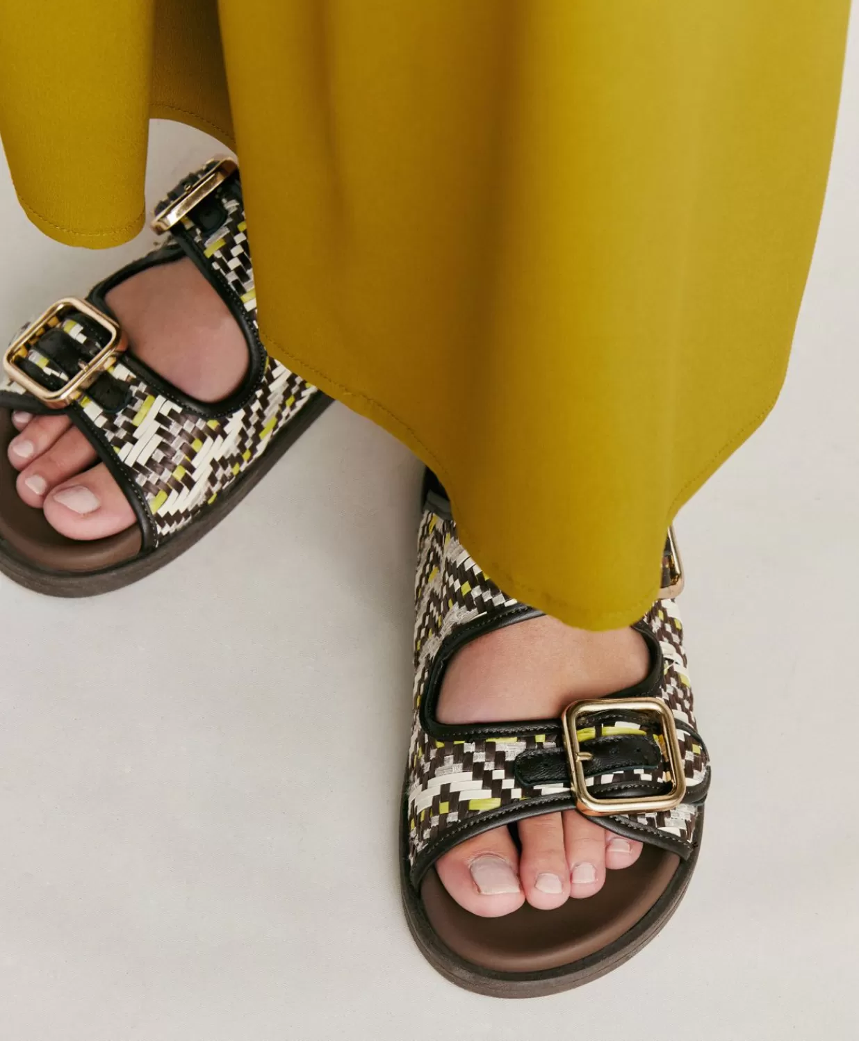 Momoni Chaussures>Sandales Chamorro Avec Tissage - Marron / Multicolore
